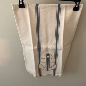Mud Pie towel